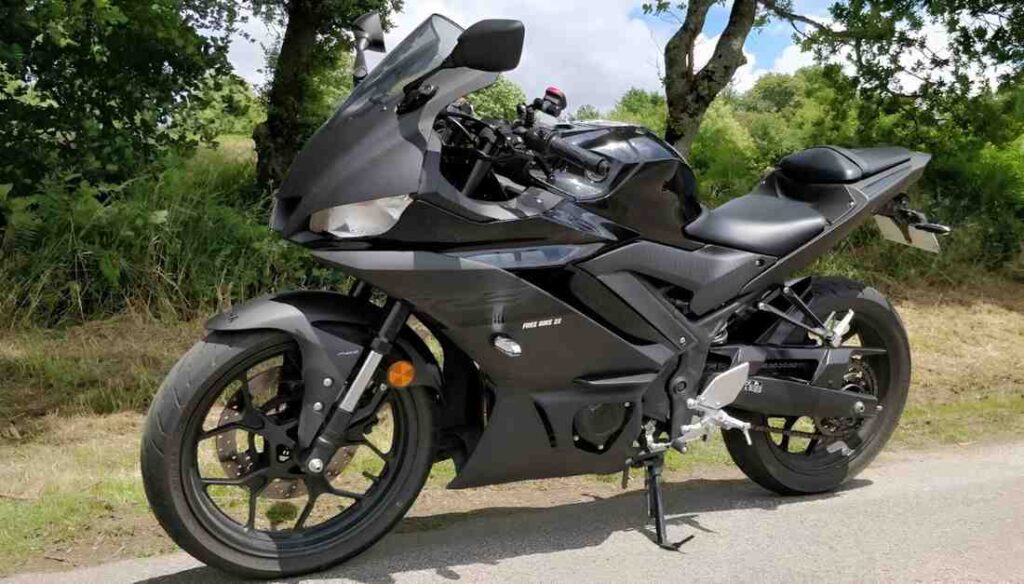 2025 Yamaha R3