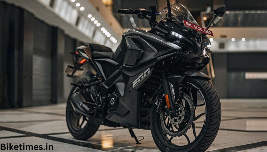 New Bajaj Pulsar RS200