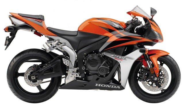 Honda CBR 600RR इंजन