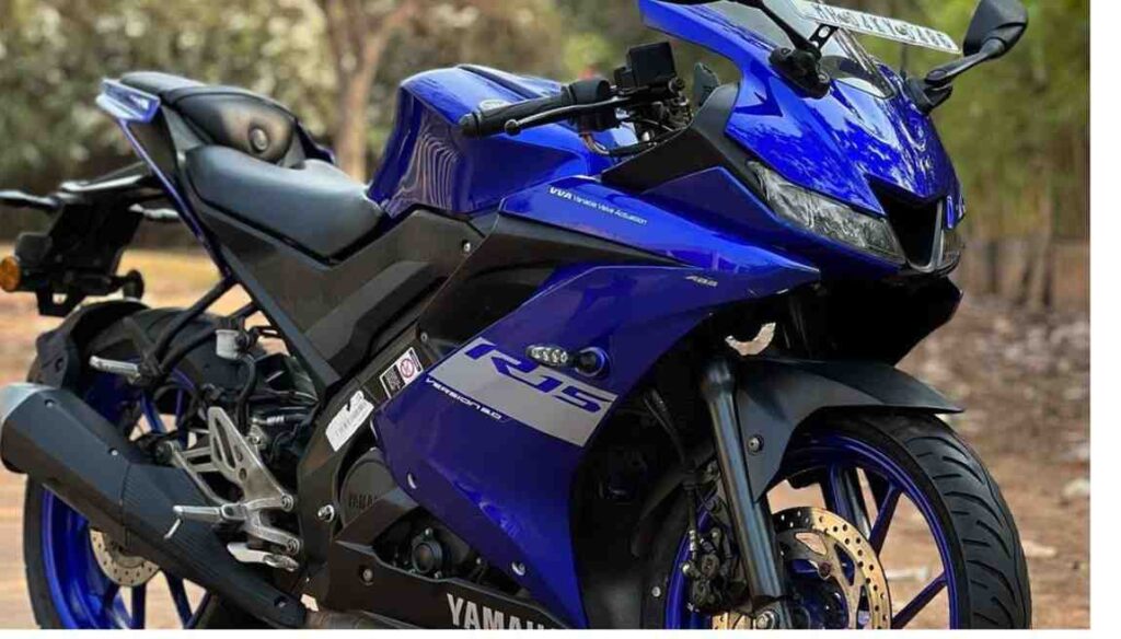 Yamaha R15 V4 Vs R15S