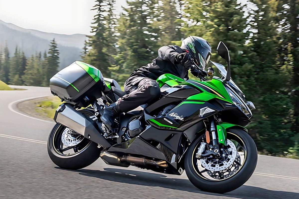 2025 Kawasaki Ninja 1100SX 