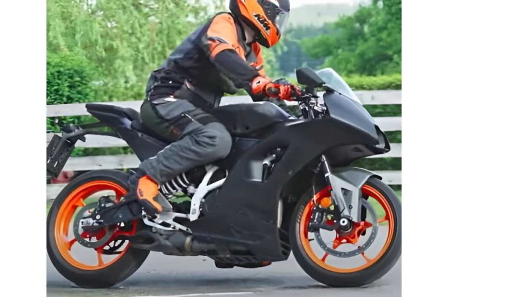 2025 KTM RC 390