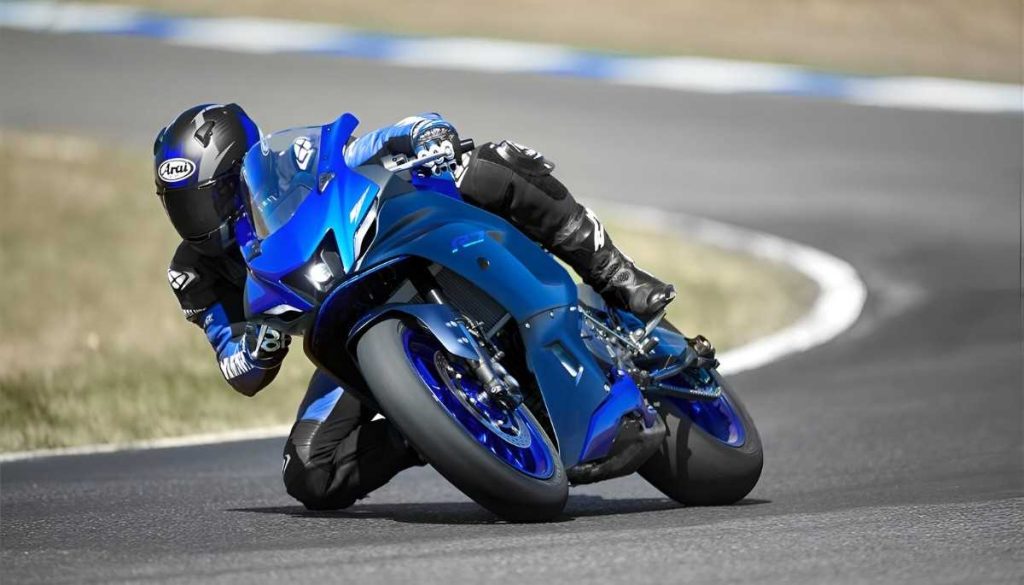 2025 Yamaha YZF-R7 on road Price