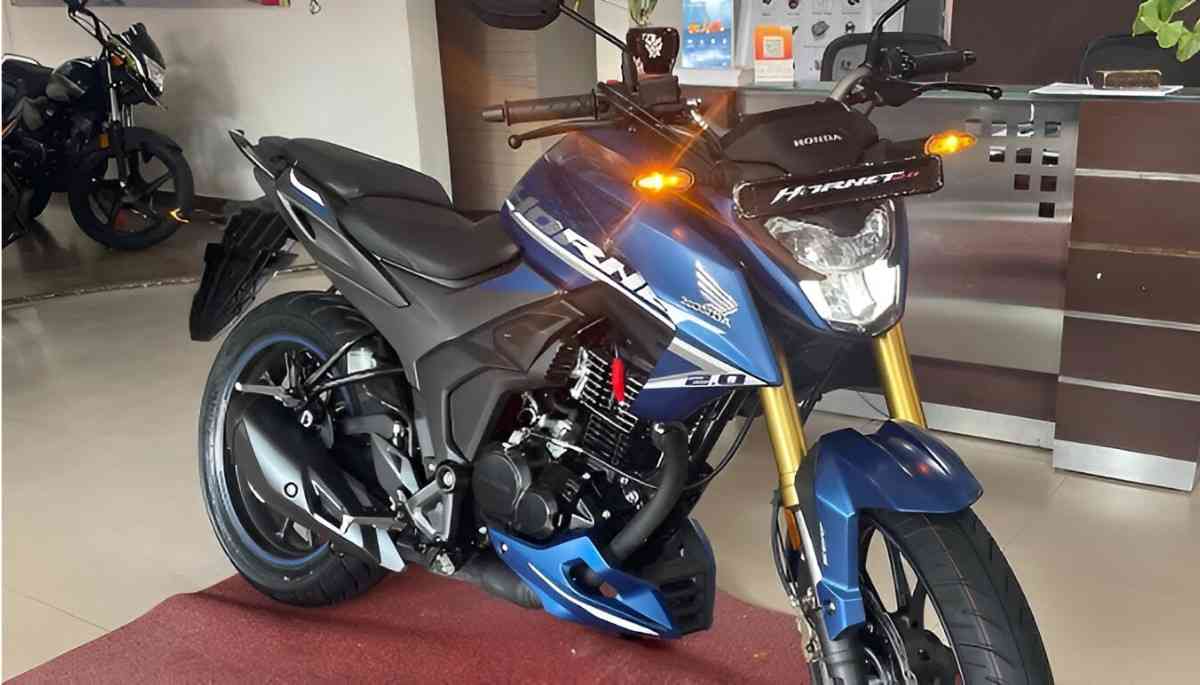 2025 Honda Hornet 2.0 हुई लॉन्च नए फीचर्स और दमदार लुक के साथ देखें कीमत और खासियत